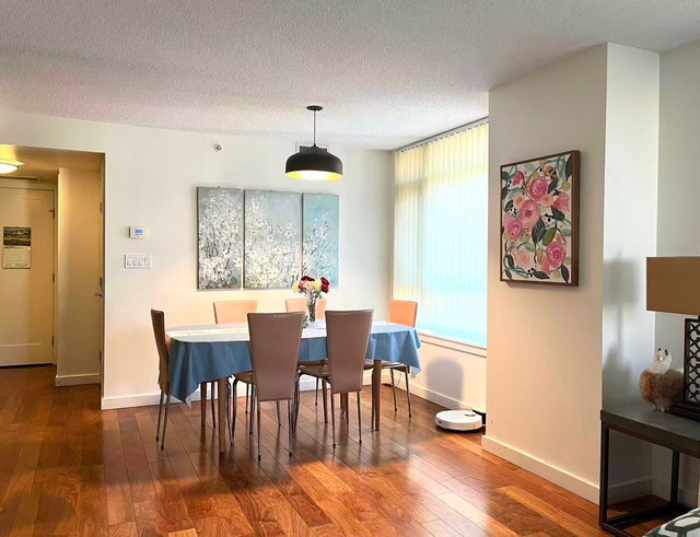 662 - 2080 Broadway W