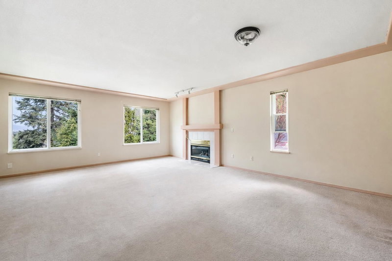 15488 27a Avenue, Surrey, V4P 1E9 | Image 3