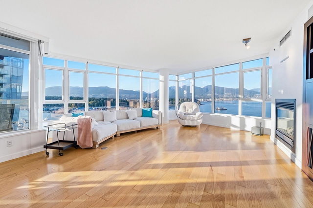 1301 - 1233 Cordova Street W