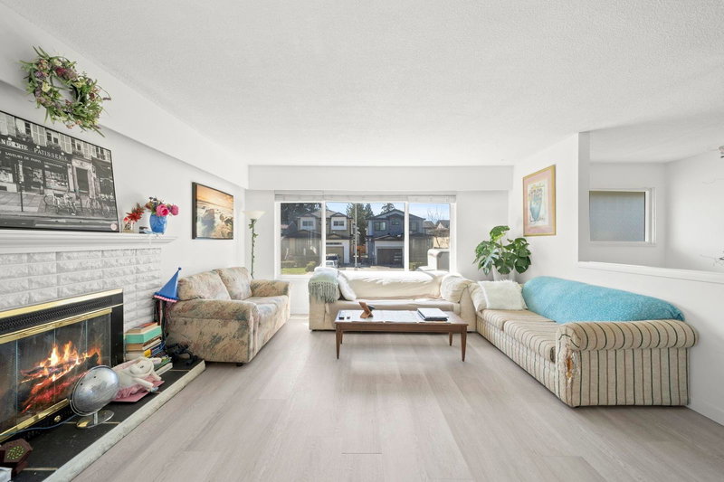 11925 92a Avenue, Delta, V4C 3N3 | Image 3