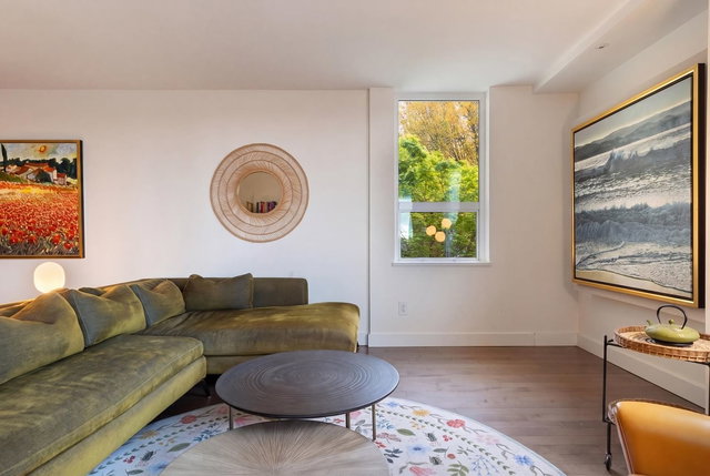 302 - 1406 Harwood Street