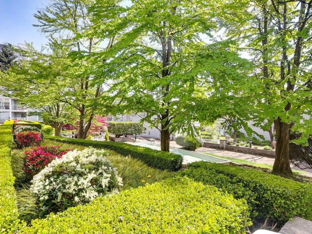 3 - 8420 Jellicoe Street