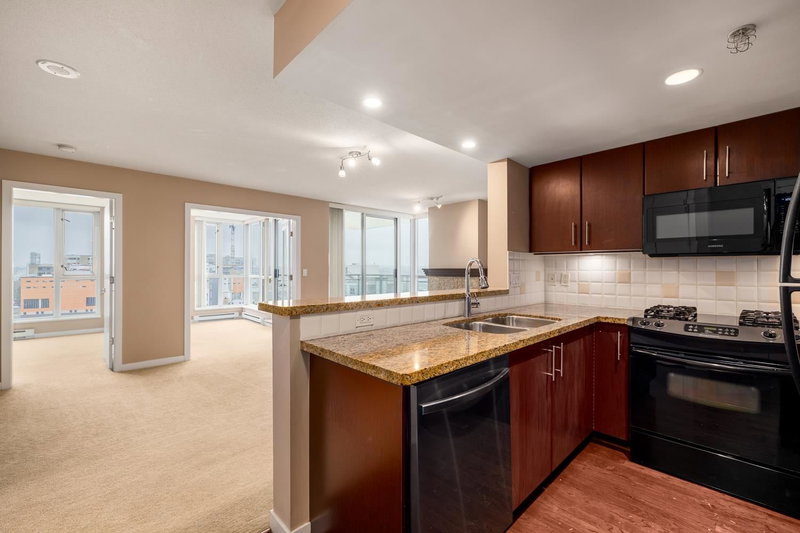120 Milross Avenue #803, Vancouver, British Columbia