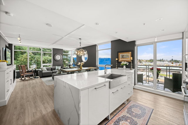 604 - 15152 Russell Avenue