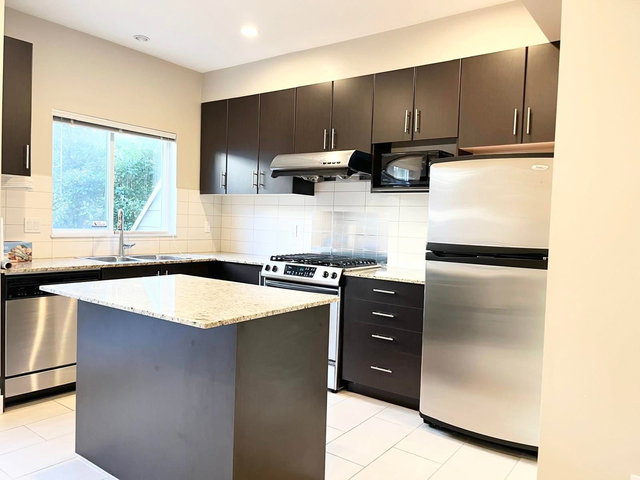 25 - 9551 Ferndale Road