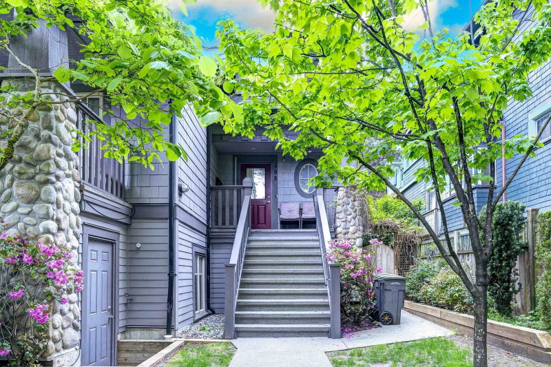 208 13th Avenue W
