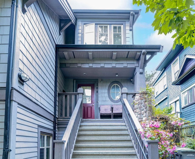 208 13th Avenue W