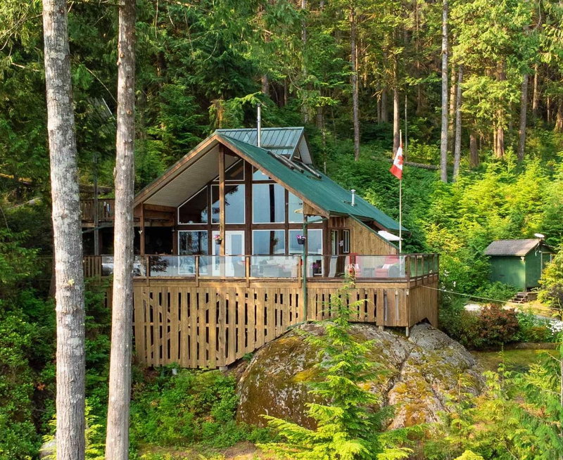 4 Christian Cove