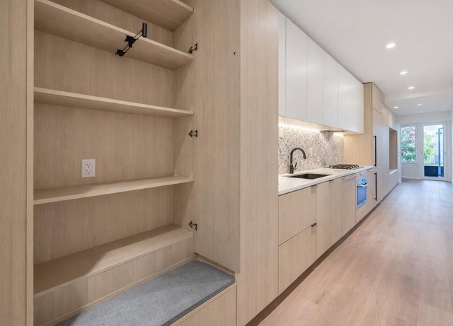 422 - 2471 St George Street