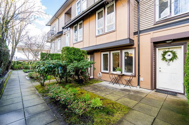 4 - 6538 Elgin Avenue