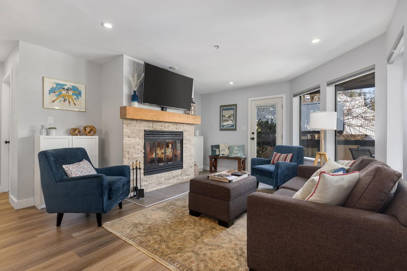 2 - 4637 Blackcomb Way, Whistler, V8E 0Y6 | Image 2