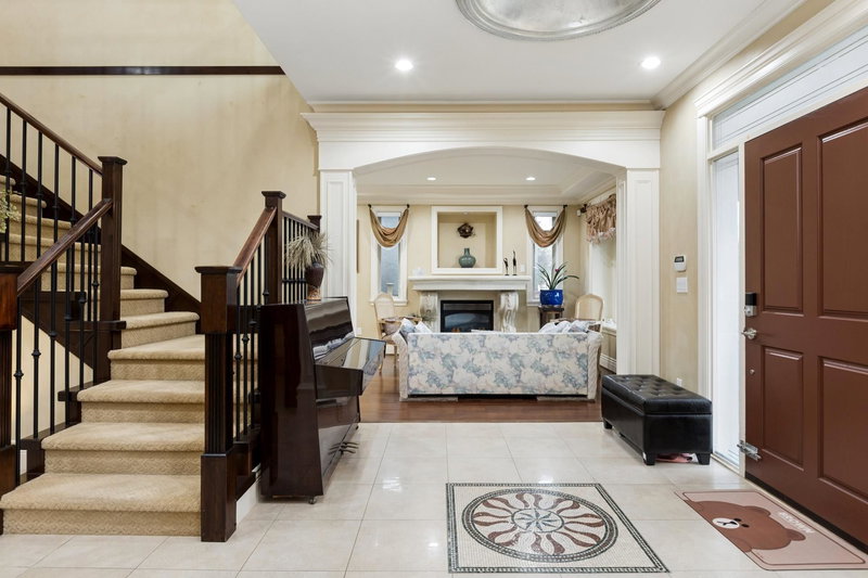 418 13th Street, North Vancouver, V7L 2M1 | Image 2