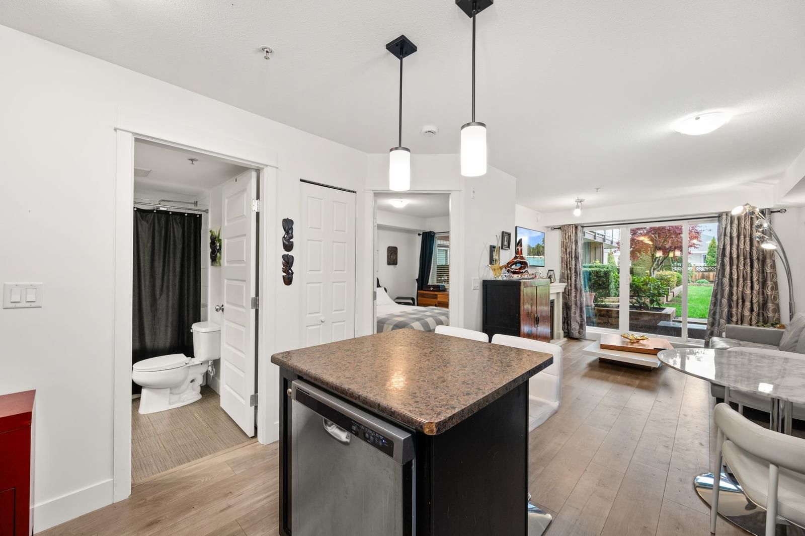 Listing Image 10