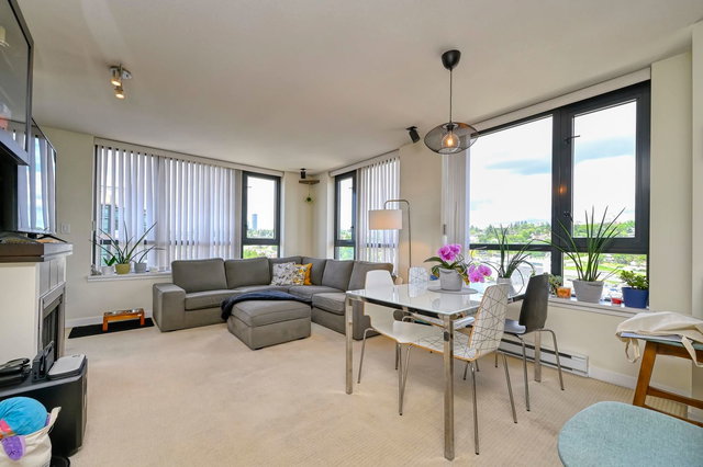 1307 - 1 Renaissance Square