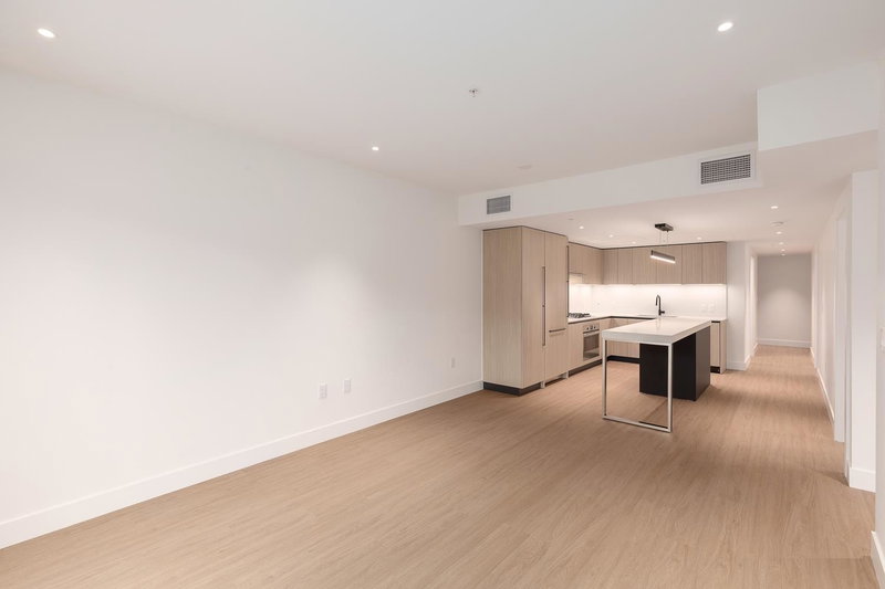 210 - 2235 Broadway, Vancouver, V5N 0J5 | Image 2