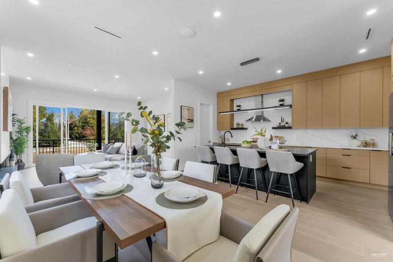 15871 111a Avenue, Surrey, V4N 1J1 | Image 2