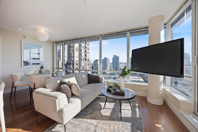 1801 - 1088 Richards Street