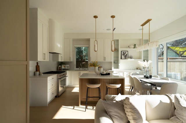 2 - 864 16th Avenue E