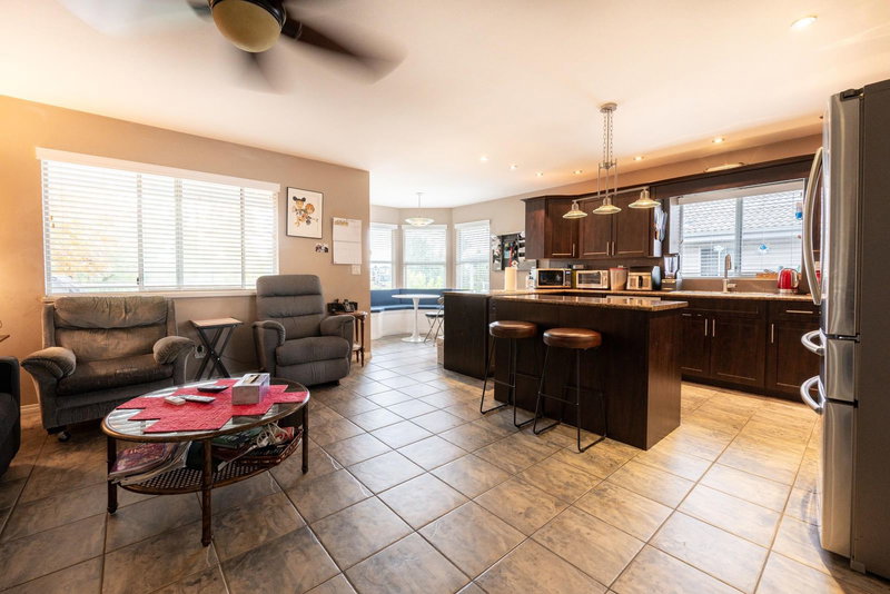 102 Viscount Place, New Westminster, V3M 6L4 | Image 3