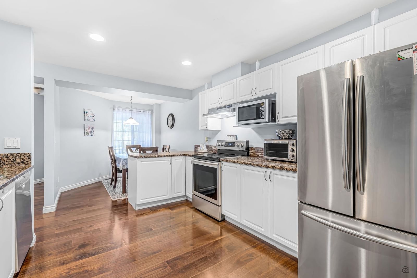 Listing Image 13