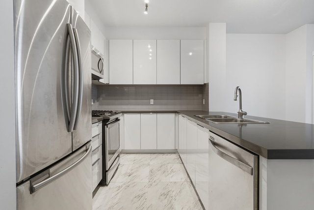 302 - 607 Cottonwood Avenue