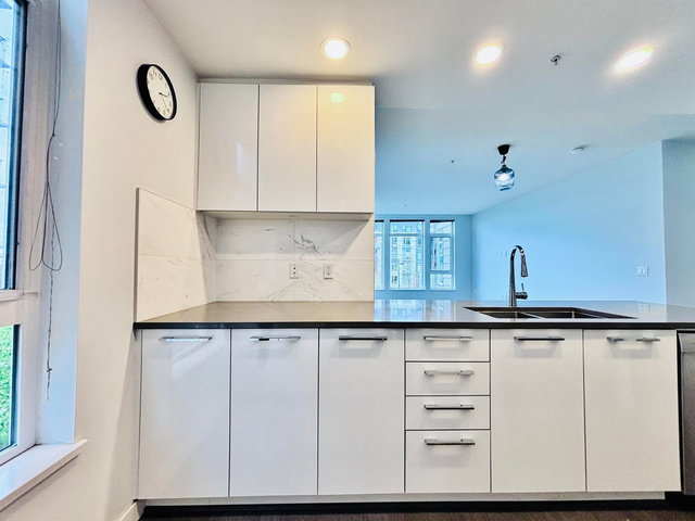 302 - 3263 Pierview Crescent