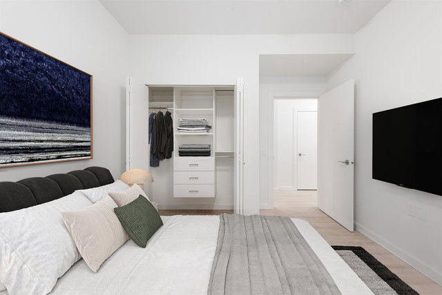 405 - 1680 Adanac Street