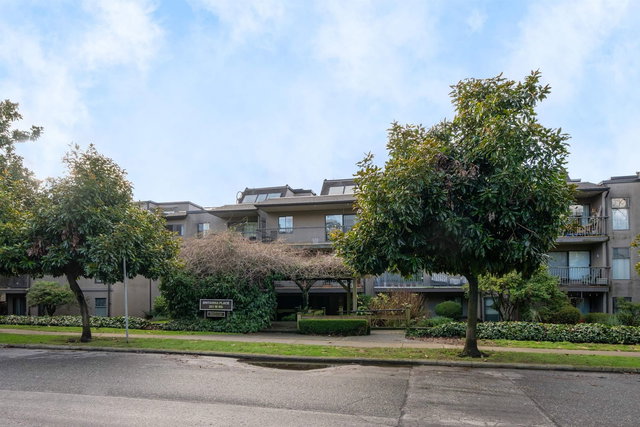 215 - 251 4th Street W