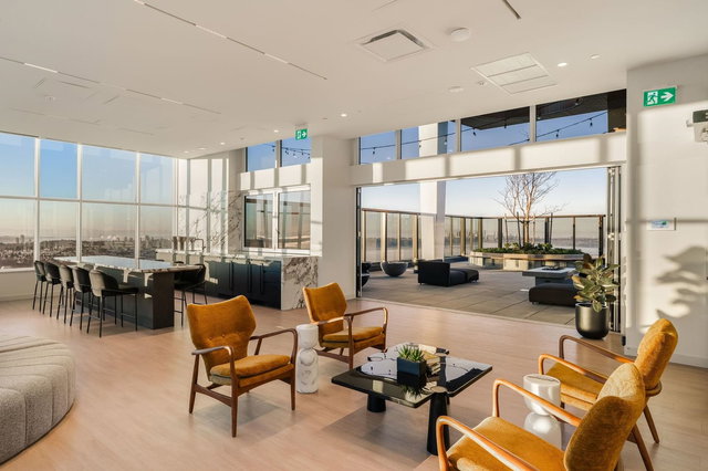 4501 - 720 Farrow Street