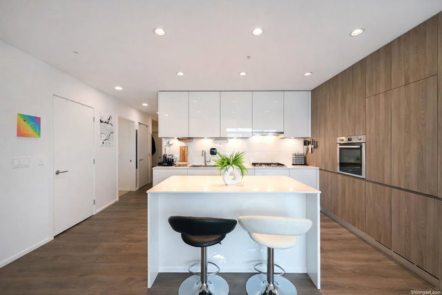 1911 - 4650 Brentwood Boulevard