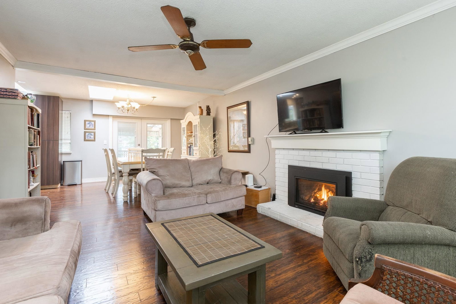 Listing Image 9