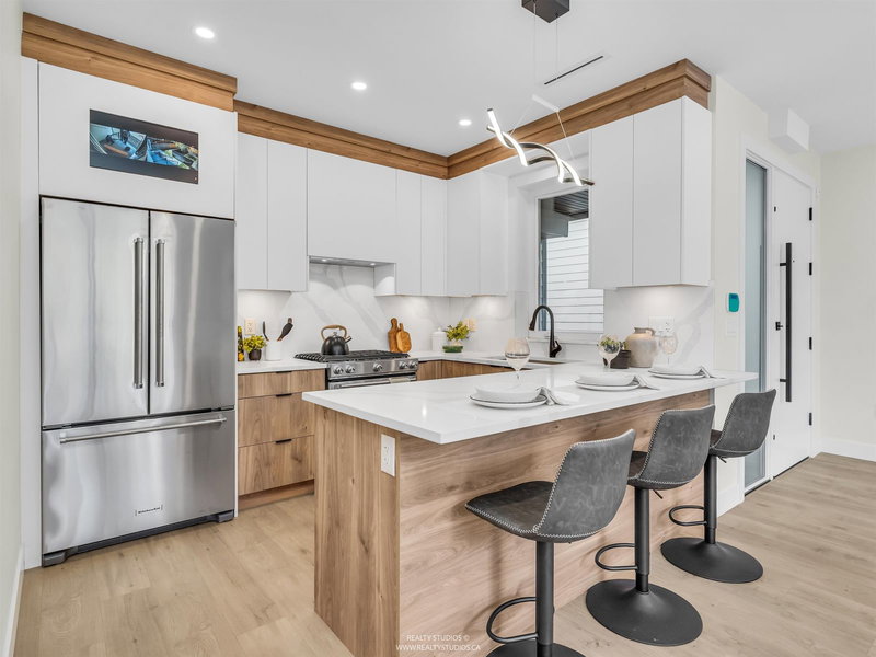 2 - 5221 Clarendon Street, Vancouver, V5R 3J7 | Image 2