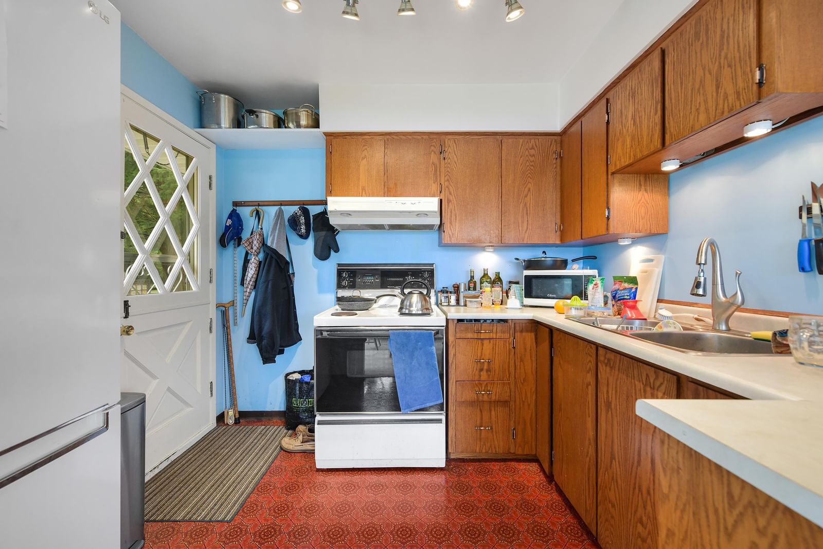 Listing Image 12