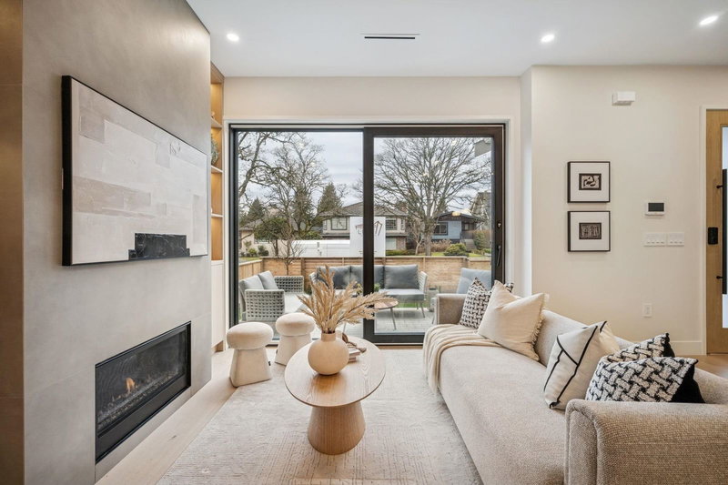 448 20 Avenue W #1, Vancouver, British Columbia