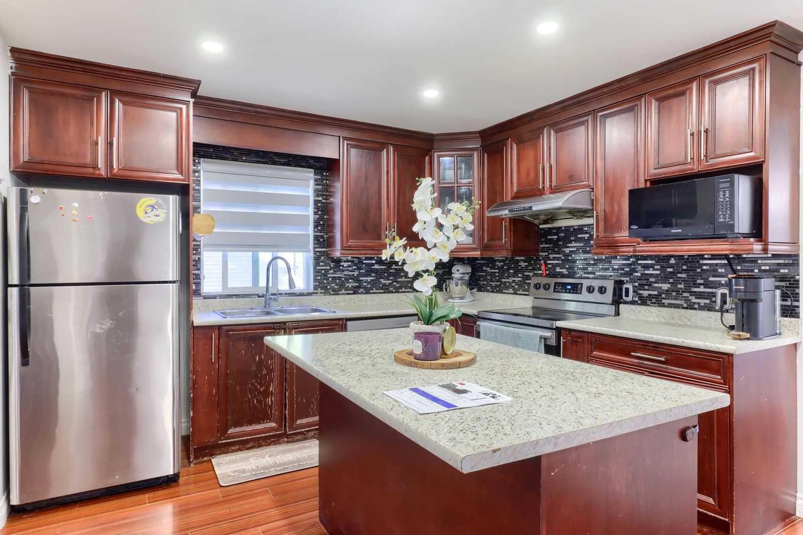 Listing Image 10