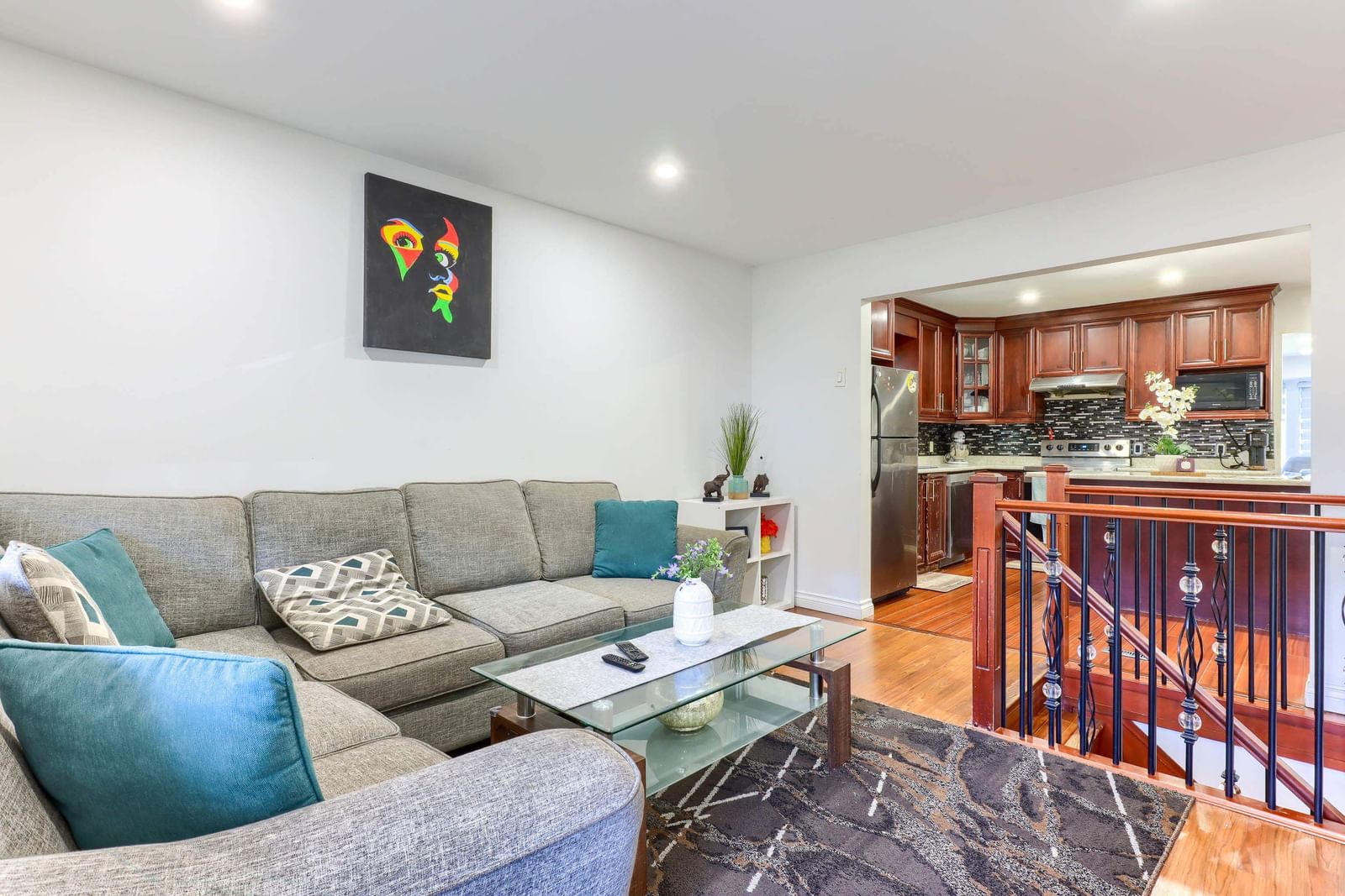 Listing Image 9