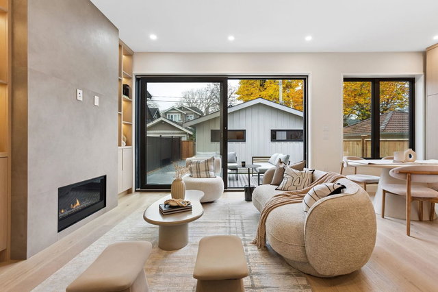 2 - 448 20th Avenue W