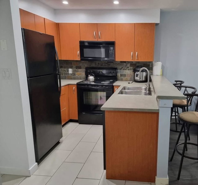 211 - 20750 Duncan Way