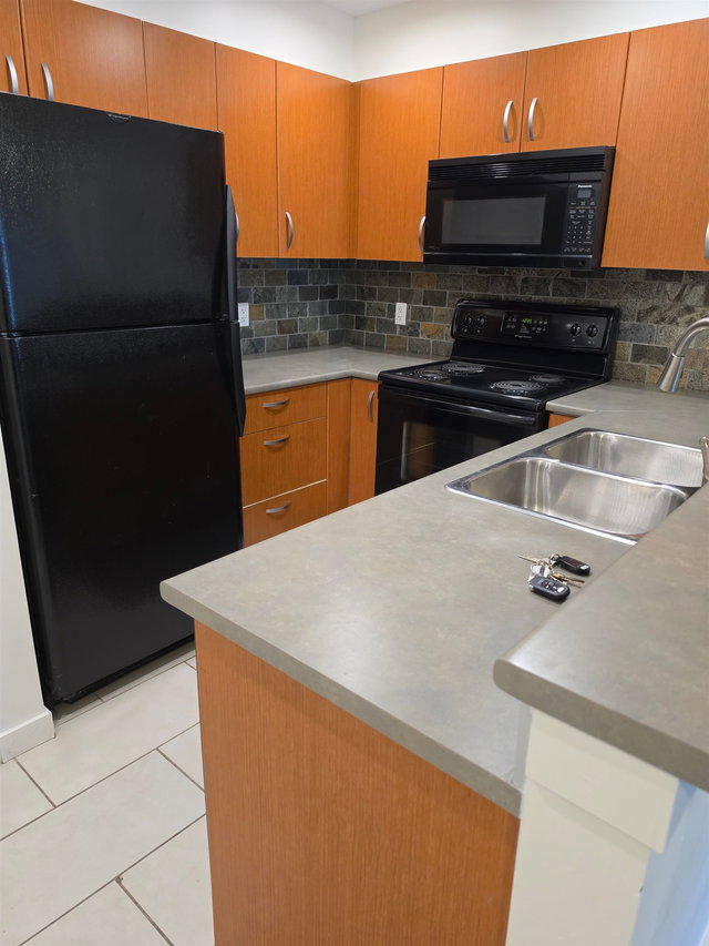 211 - 20750 Duncan Way