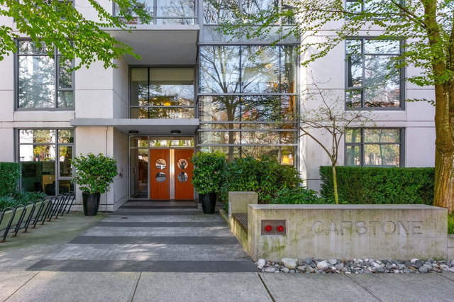 208 - 135 2nd Street W