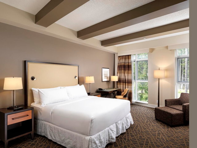 301/303 - 1376 Lynburne Place