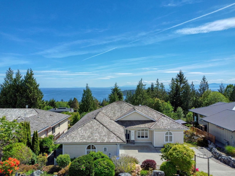 6169 Mika Road, Sechelt, British Columbia
