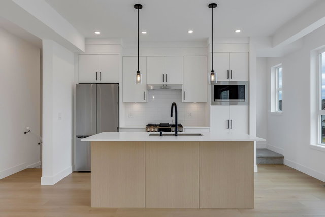 19 - 30501 Robin Drive