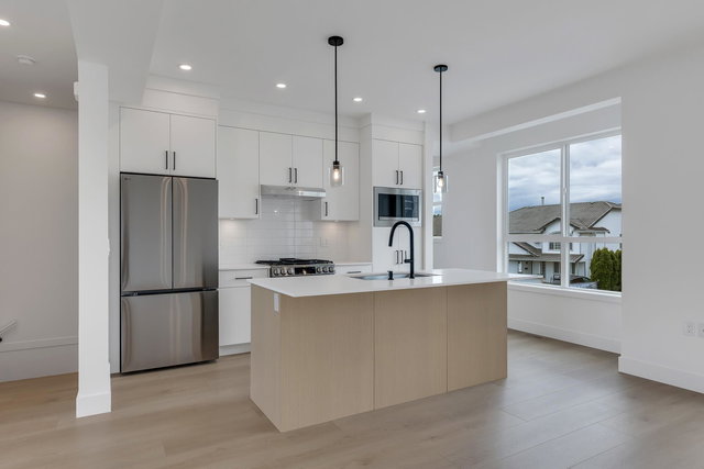 19 - 30501 Robin Drive