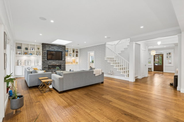 3476 Wellington Crescent