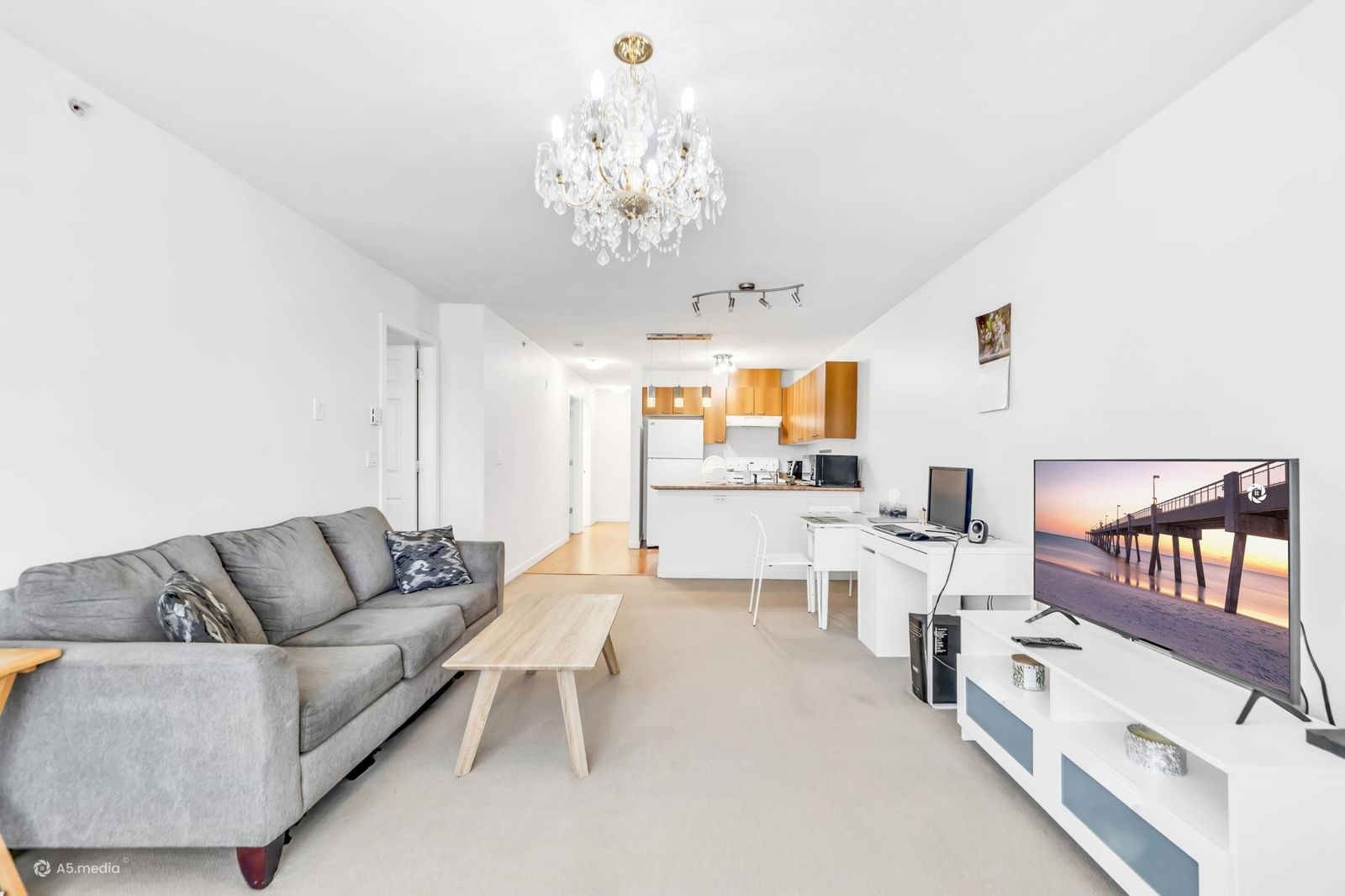 Listing Image 14