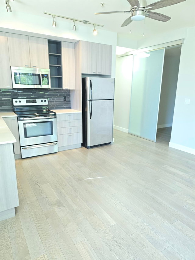 204 - 3090 Gladwin Road