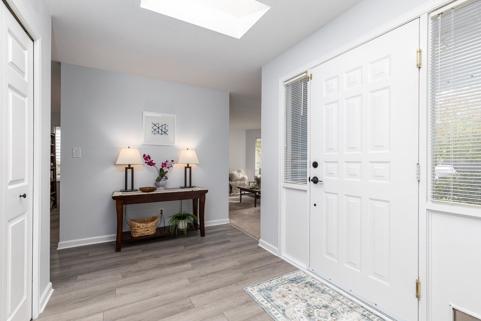 Listing Image 10