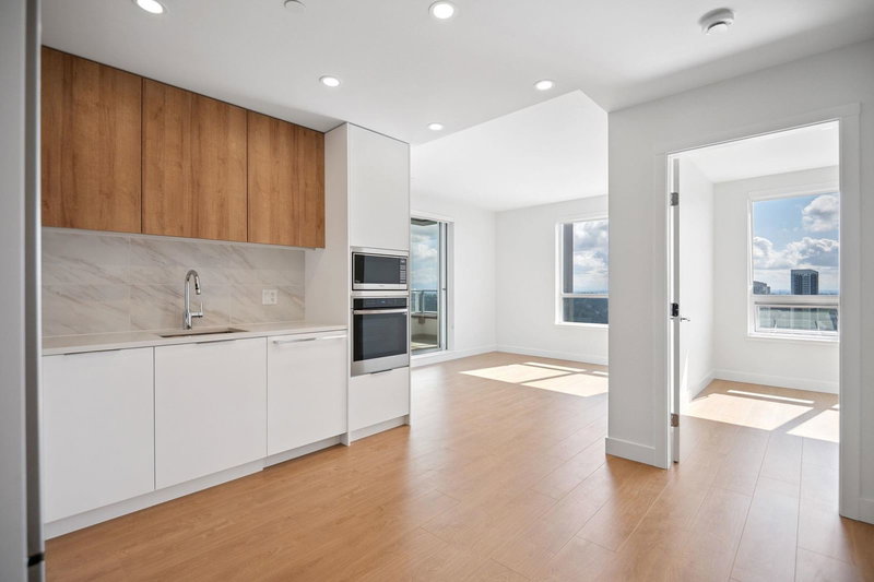 2802 - 13387 Old Yale Road, Surrey, V3T 0V6 | Image 3