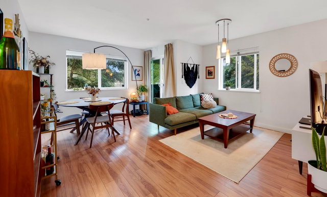 D207 - 40160 Willow Crescent